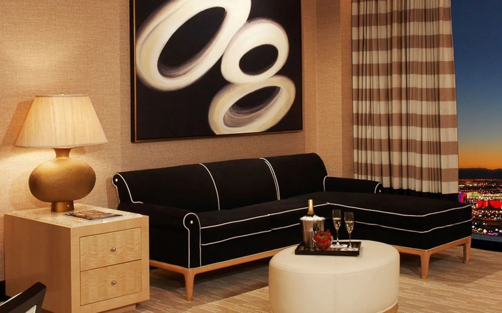Encore Resort Suite at Wynn & Encore - Las Vegas - 745 sq ft interior